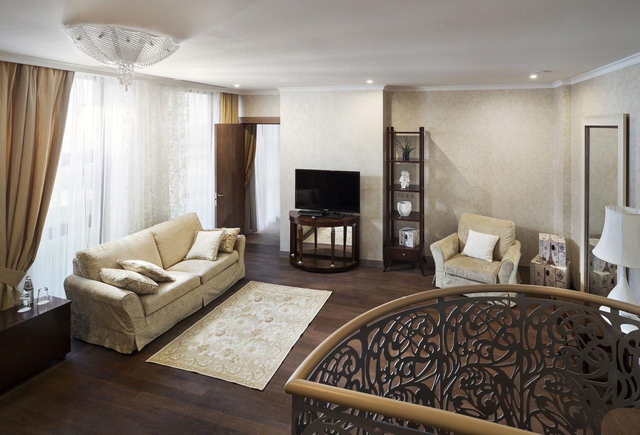 Superior Golf And Spa Resort Jarkov Exterior foto