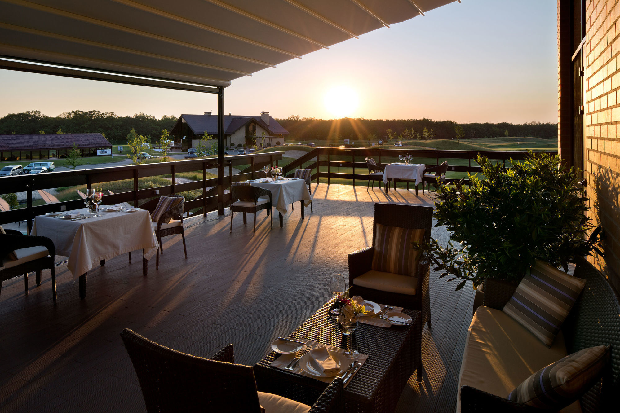 Superior Golf And Spa Resort Jarkov Exterior foto