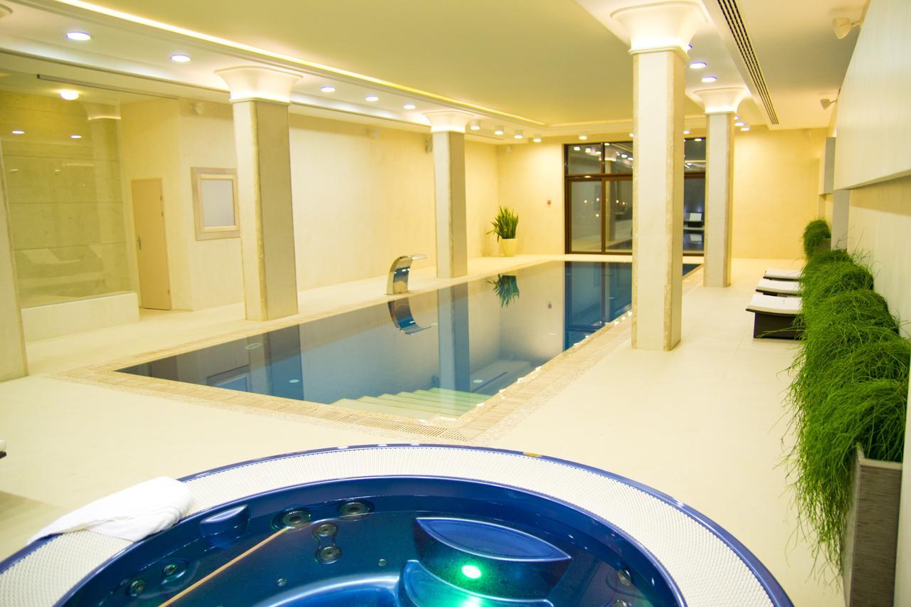 Superior Golf And Spa Resort Jarkov Exterior foto