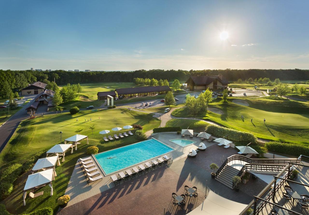 Superior Golf And Spa Resort Jarkov Exterior foto