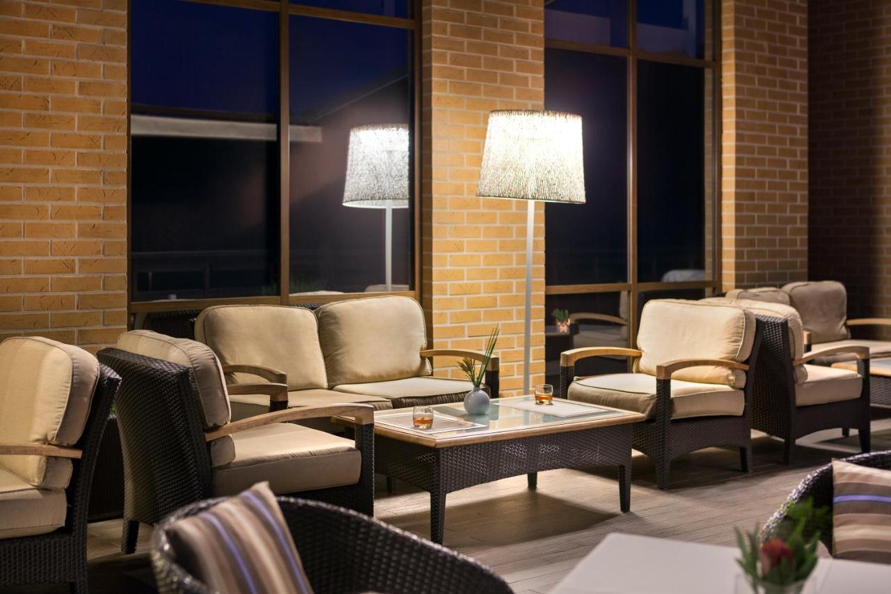 Superior Golf And Spa Resort Jarkov Exterior foto