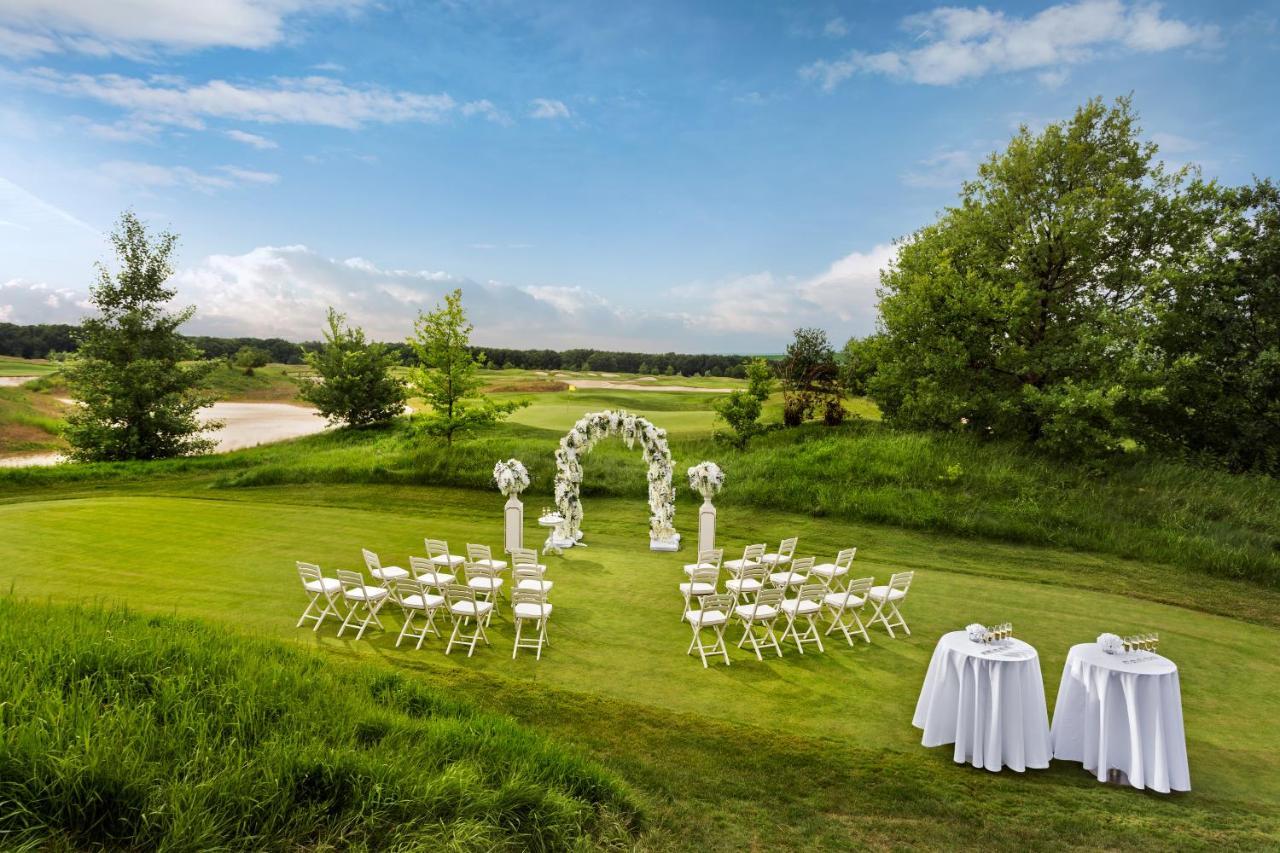 Superior Golf And Spa Resort Jarkov Exterior foto