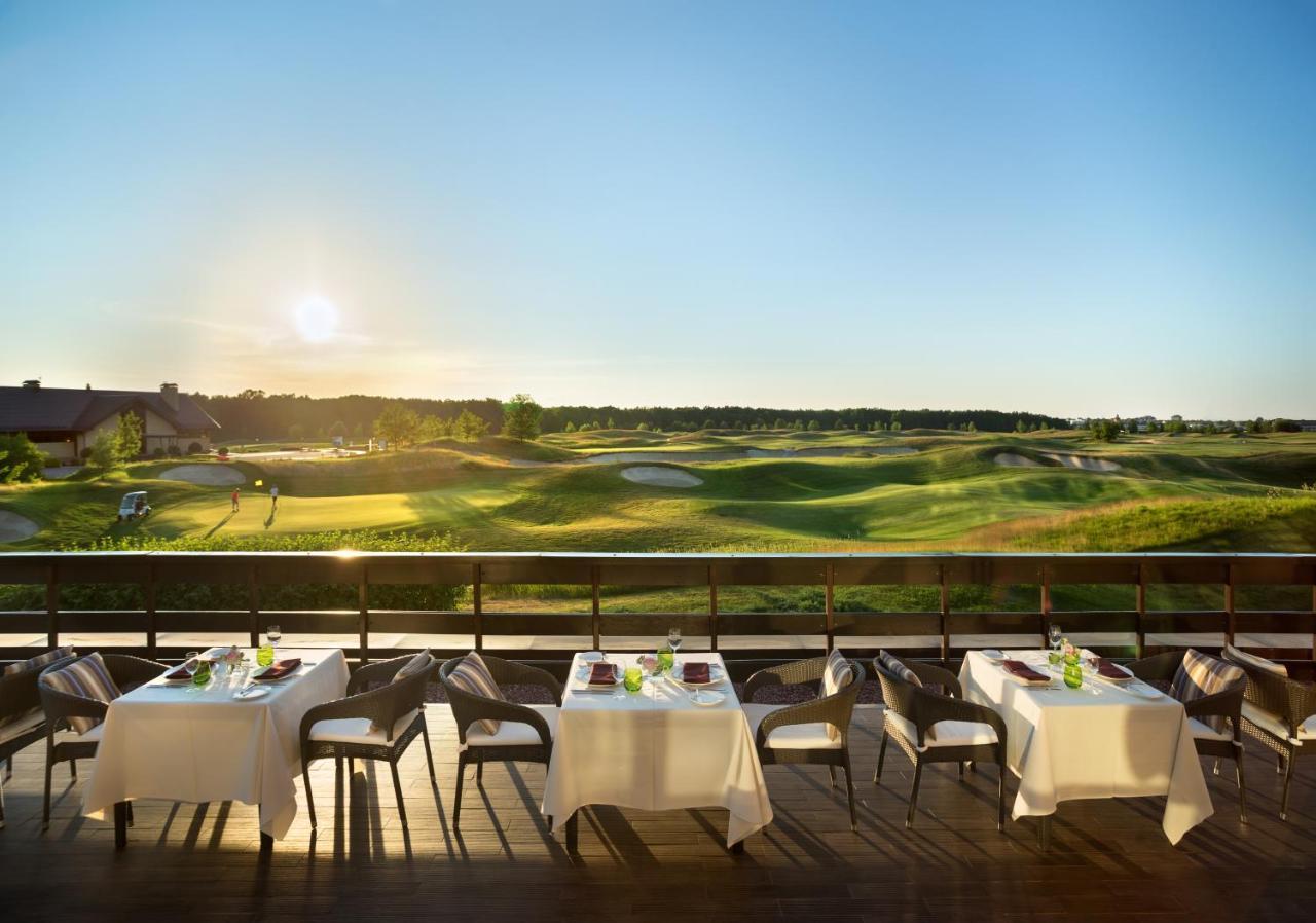 Superior Golf And Spa Resort Jarkov Exterior foto